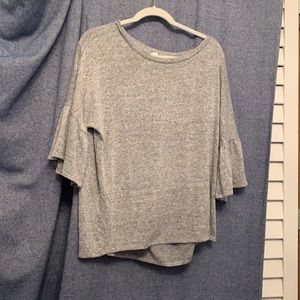 Gray gap shirt